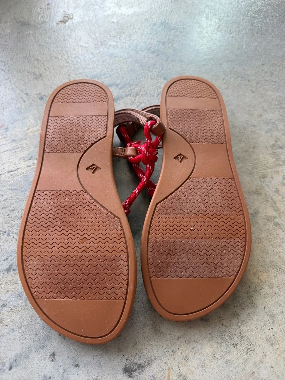 Sperry Women’s Red Rope-Tie Tan Leather Sandals - Picture 3 of 3